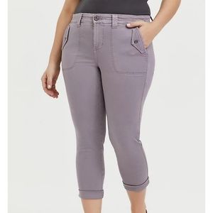 Torrid Capris  *Black not the grey in the first pictures*